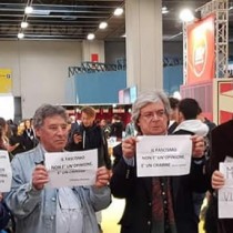 Torino – Ferrero: Via i fascisti dal Salone del libro. Molto applaudito il flash mob di Rifondazione Comunista