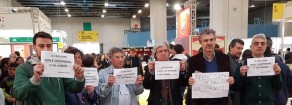 Torino – Ferrero: Via i fascisti dal Salone del libro. Molto applaudito il flash mob di Rifondazione Comunista
