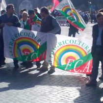 Rifondazione: Facciamo come gli agricoltori! Una grande lotta per il lavoro, per i salari e per i diritti