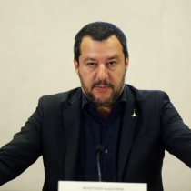 Ci si può affidare ai piromani per spengere un incendio?