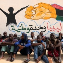 Rifondazione: Il governo vara l’ennesimo decreto xenofobo per nascondere la manovra