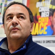 Rifondazione Comunista: Noi restiamo con Mimmo Lucano