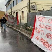 Rifondazione Comunista sostiene la lotta concreta dei portuali di Genova.   Chiudiamo i porti alla guerra!