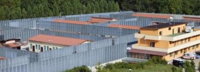 Rifondazione Comunista: “Chiudere definitivamente i Centri Permanenti per il Rimpatrio e ogni altra galera etnica”