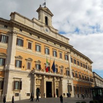 Rifondazione Comunista: la loro crisi, le nostre proposte. Domani presidio di Rifondazione Comunista davanti a Montecitorio