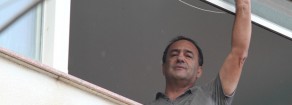 Calabria, elezioni regionali. Mimmo Lucano capolista al fianco di De Magistris: “Il suo progetto mi ha convinto”