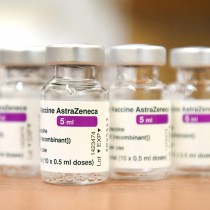 Rifondazione: Astrazeneca nasconde 29 milioni di dosi: liberare i brevetti subito