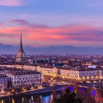 Rifondazione: a Torino la polizia manganella chi difende la costituzione