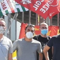 Maurizio Acerbo oggi davanti alla GKN, con il Partito della Rifondazione Comunista