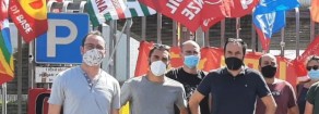 Maurizio Acerbo oggi davanti alla GKN, con il Partito della Rifondazione Comunista