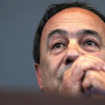 RIFONDAZIONE: MIMMO LUCANO ONESTO E POVERO. SENTENZA VERGOGNOSA, VENDETTA DI SISTEMA