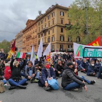 ALITALIA: DA UE AIUTINO A OPERAZIONE ITA SULLA PELLE DEI LAVORATORI