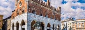 COMUNICATO STAMPA PIACENZA: FAMILIARITA’ COMPLICE, INDECENTE E TRASVERSALE TRA IMPRENDITORI E RAPPRESENTANTI ISTITUZIONALI