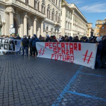 Rifondazione: giusta protesta pescatori, bloccare aumenti