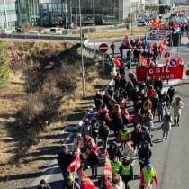 RIFONDAZIONE COMUNISTA CON I LAVORATORI IN LOTTA CONTRO LA CHIUSURA DELLA SAFILO