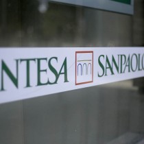 Il 27 febbraio 2023, Intesa Sanpaolo ha comunicato all’ABI la revoca del mandato di rappresentanza per le trattative sindacali