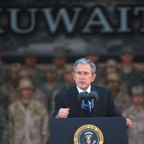 Per 20 anni, il Team Bush è sfuggito al processo per i suoi crimini di guerra in Iraq