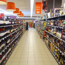 Inflazione e retorica di governo: come il carrello della spesa racconta l’impoverimento