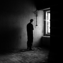 Austerità, un report lancia l’allarme: “Suicidi per la crisi aumentati del 40%”